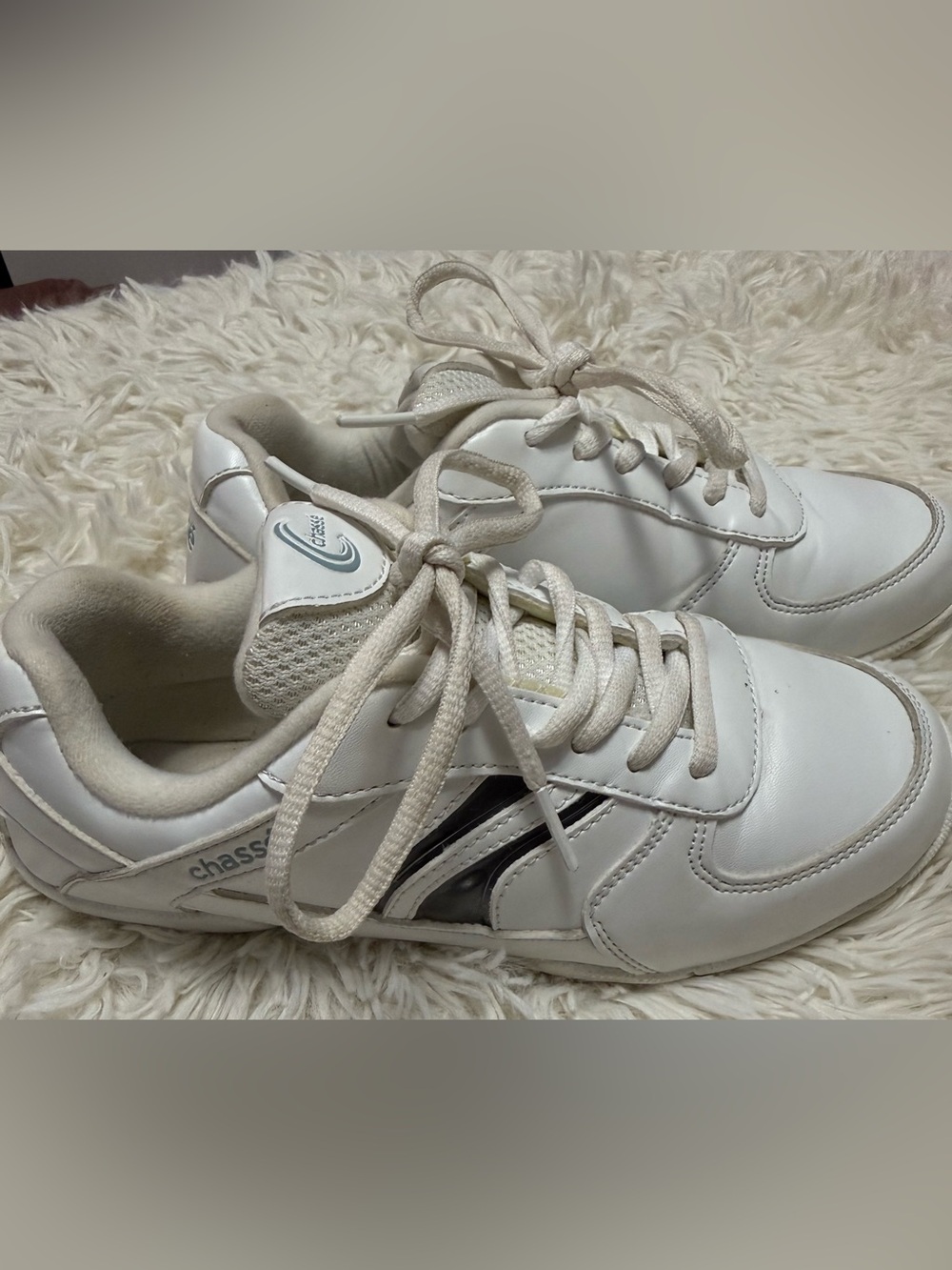 Chassé Kids White Cheer Shoes with Black Inserts